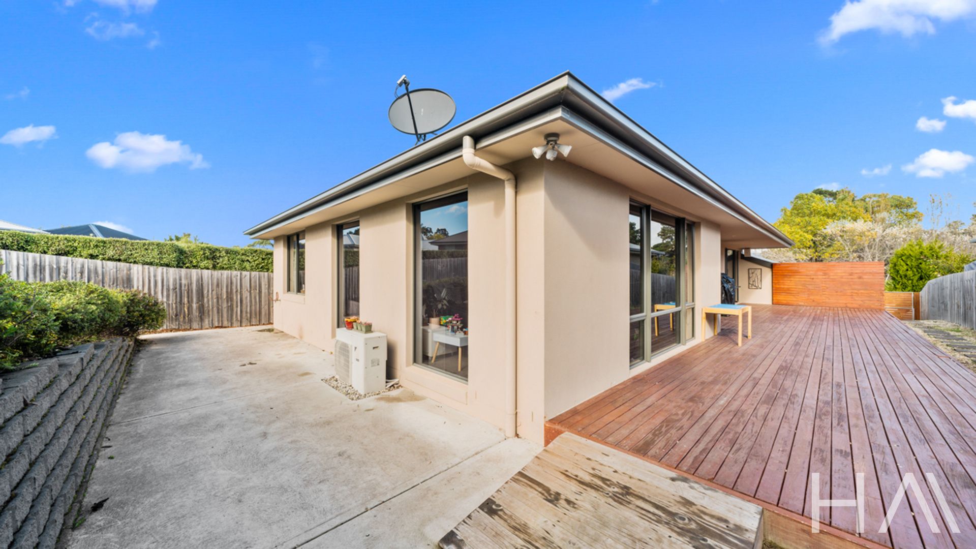 8 Kitty Way Kingston, Kingston - Image 1