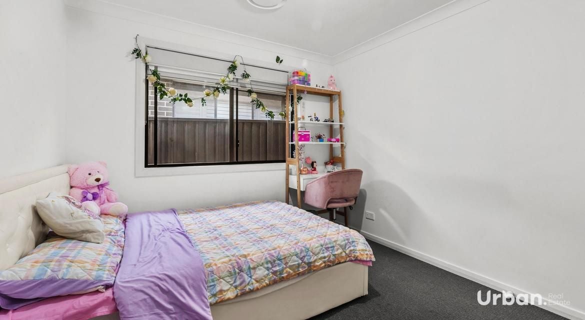 Leppington 14 Carnelian Street