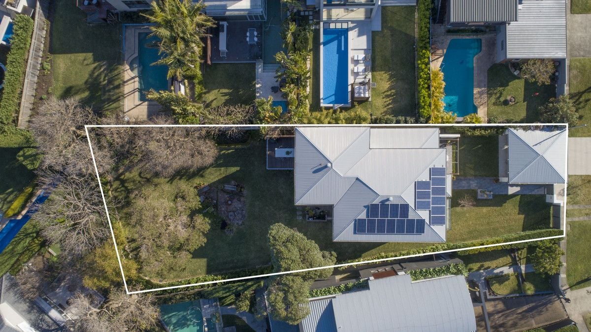 18 Neeworra Road Northbridge 2063