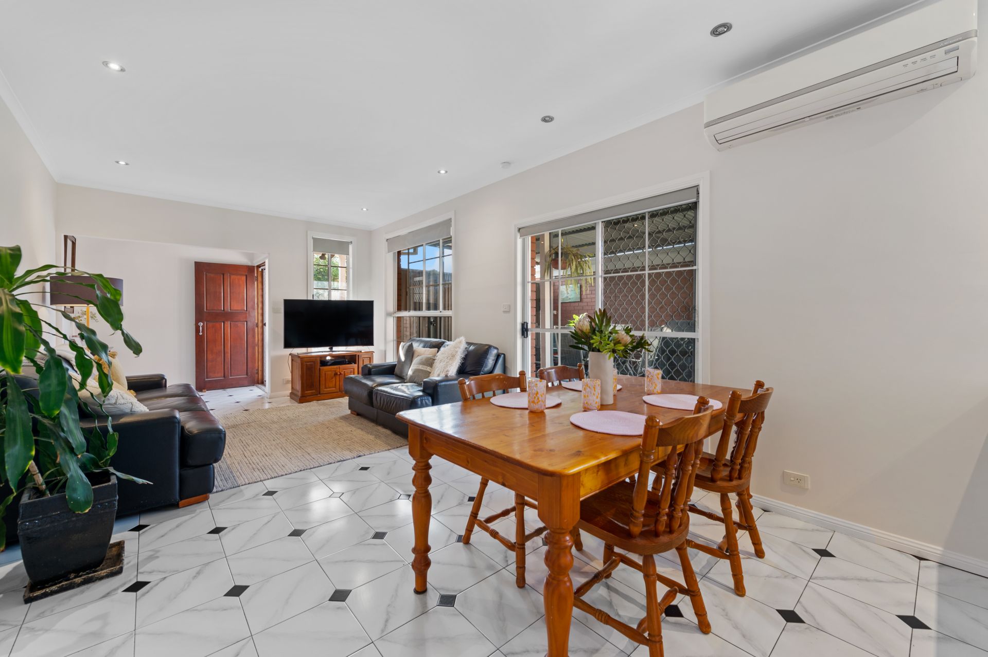 14 Holloway Street, Newport - Thumbnail 8