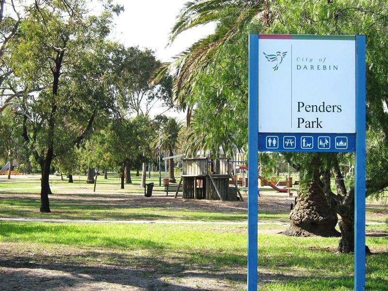 Stylish 1 Bedroom Apartment Opposite Green Parklands!