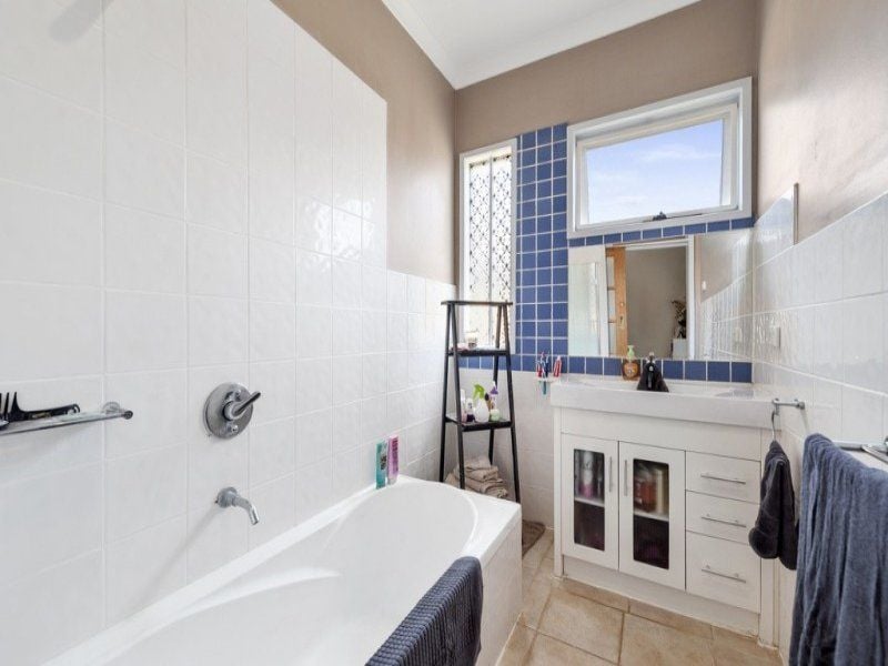 83 Hart Street COLAC VIC, Colac - Thumbnail 4