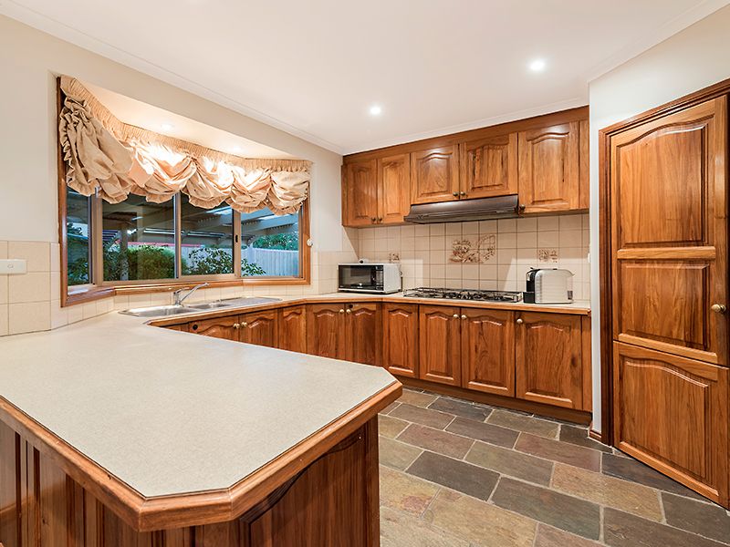 17 Hopkins Court, Altona Meadows - Thumbnail 4