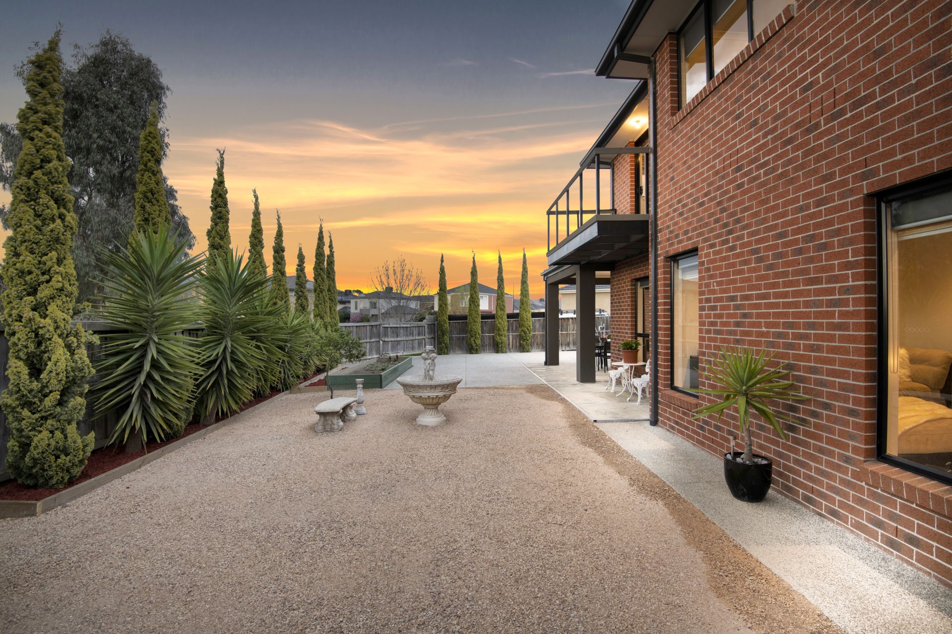 GREAT FAMILY HOME  - DUAL CORNER ACCESS