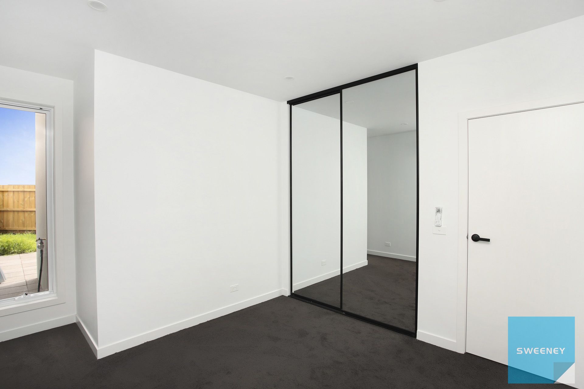 4/23 Lockwood Court, Fraser Rise - Thumbnail 3