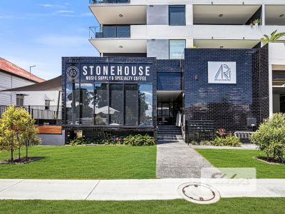 VERSATILE OFFICE/RETAIL OFFERING!