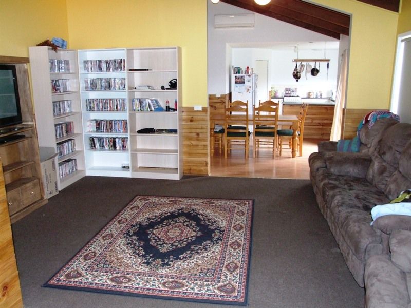 50 Jonathan Drive, Bacchus Marsh - Thumbnail 4