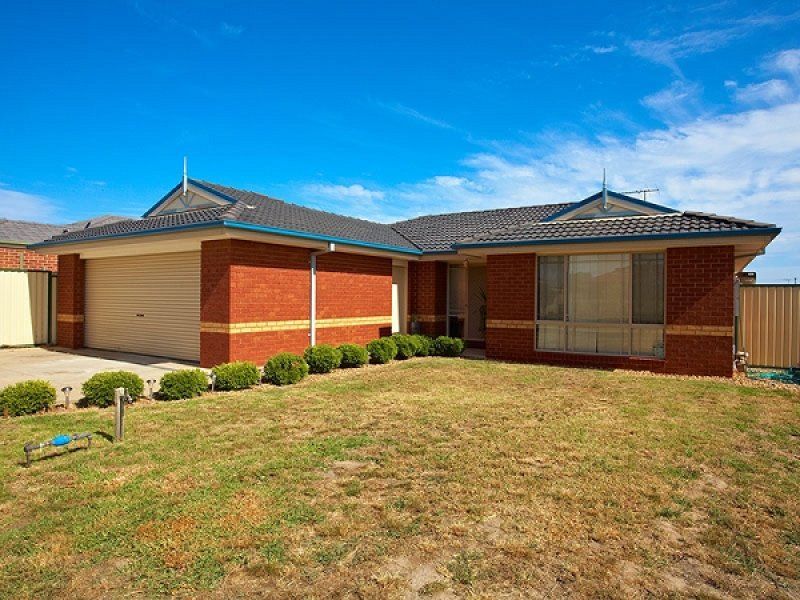 32 Cuthbert Avenue, Truganina - Thumbnail 2