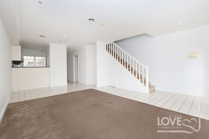 EASY WALK TO ALL AMENITIES   *Insp Thur 3rd Nov @ 4.40pm & Sat 5th Nov @ 11:15am*