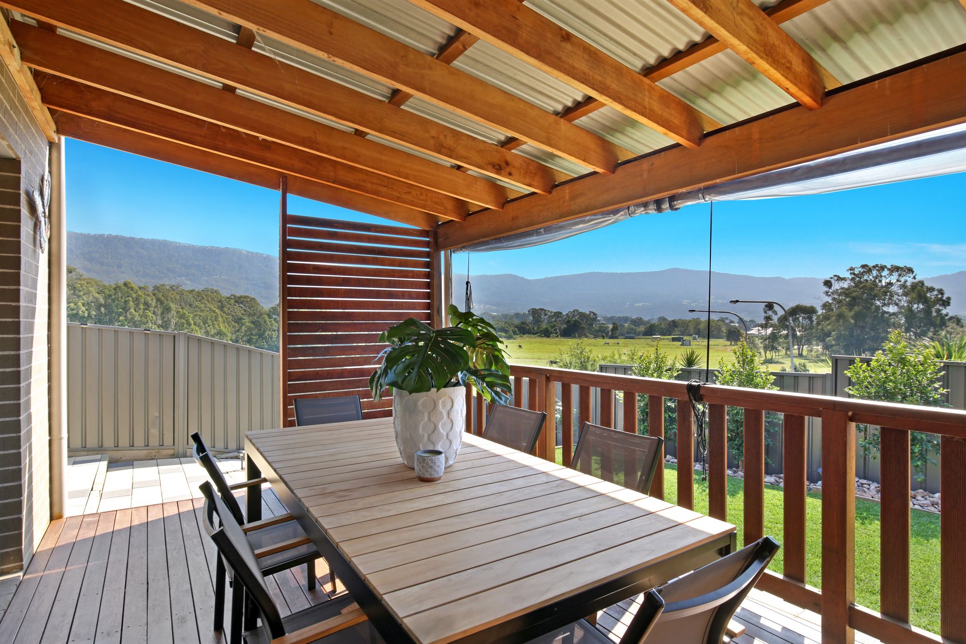 Real Estate For Sale 2 Mallon Avenue Horsley , NSW