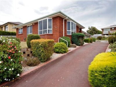 2 Chelsea Court, EAST DEVONPORT, East Devonport - Thumbnail 2