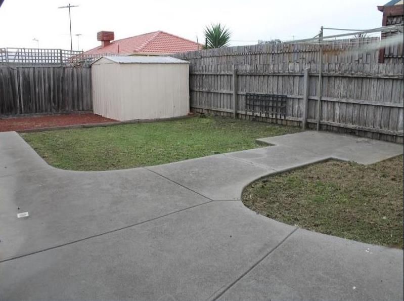 WALK TO SOUTH MORANG TRAIN STATION!