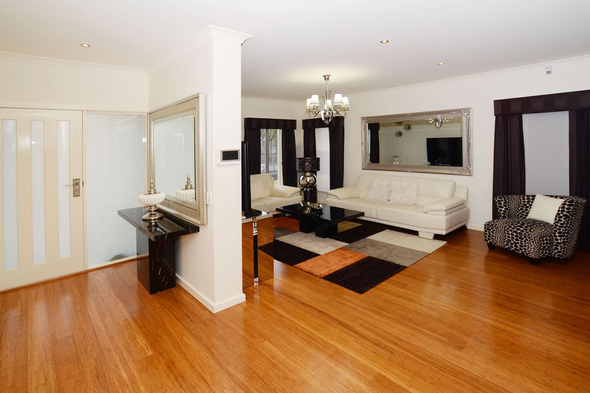 REFINED TOWN RESIDENCE