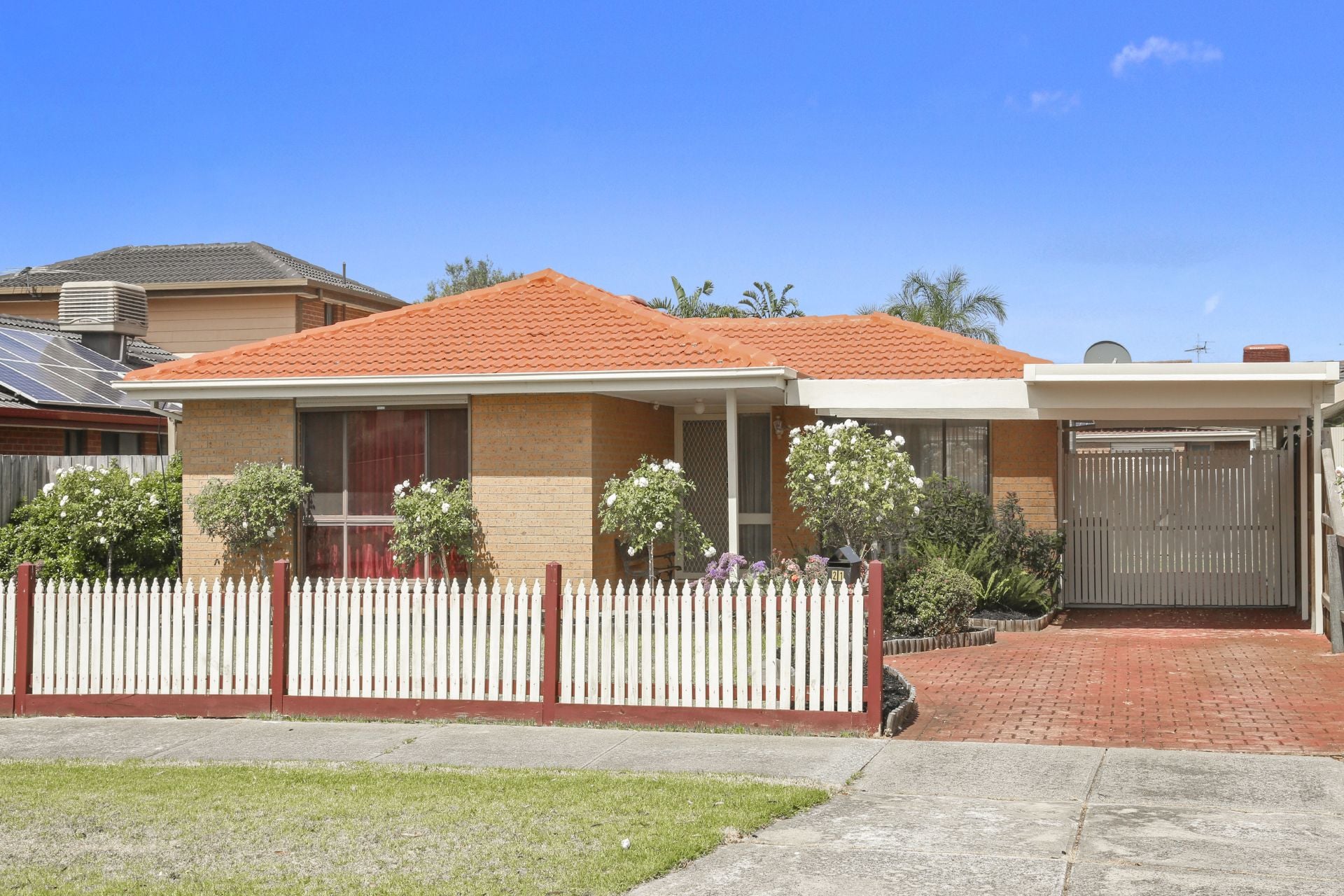 BRIGHT & LOVELY 3 BEDROOM HOME