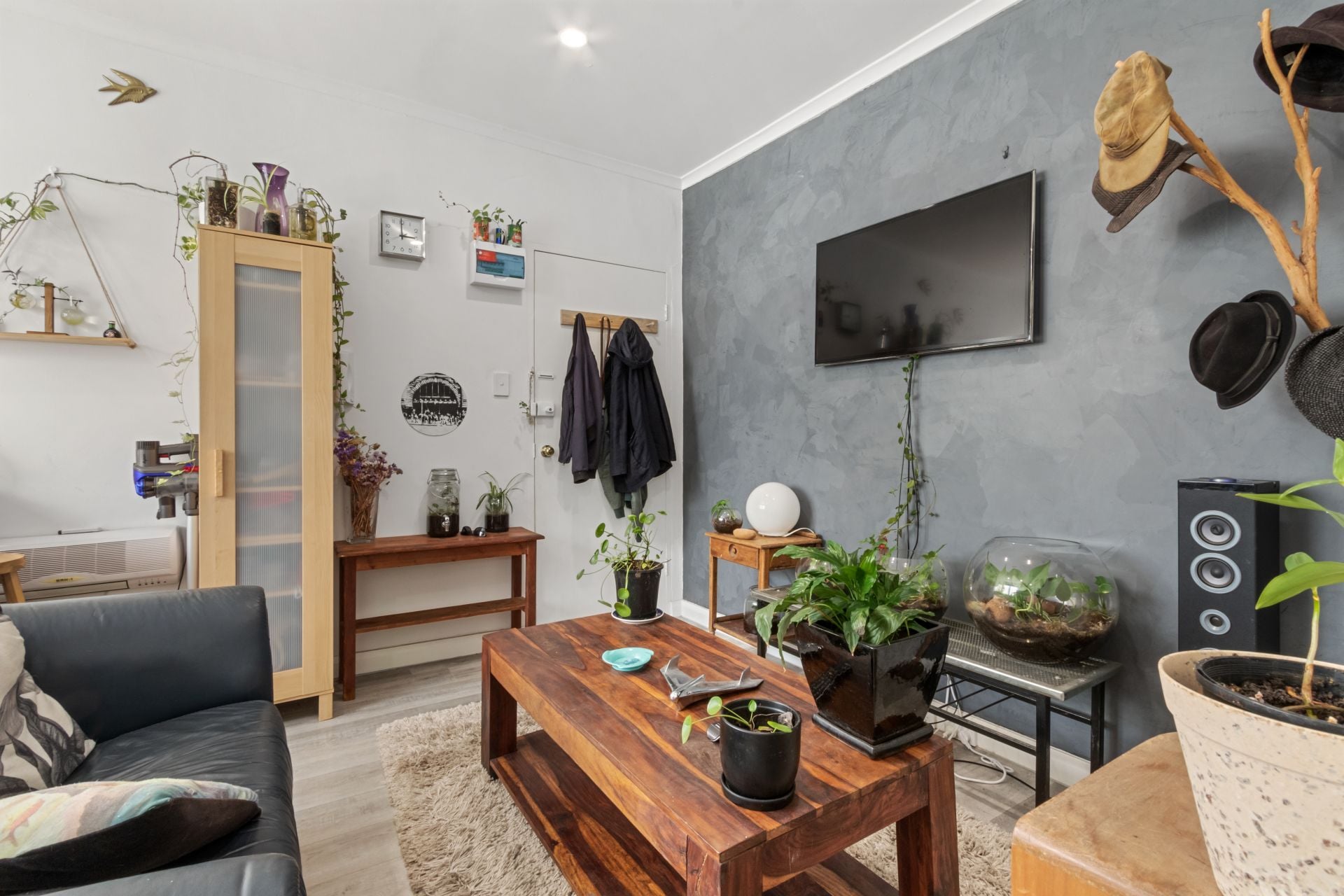 Beautifully renovated apartment in the heart of Collingwood
