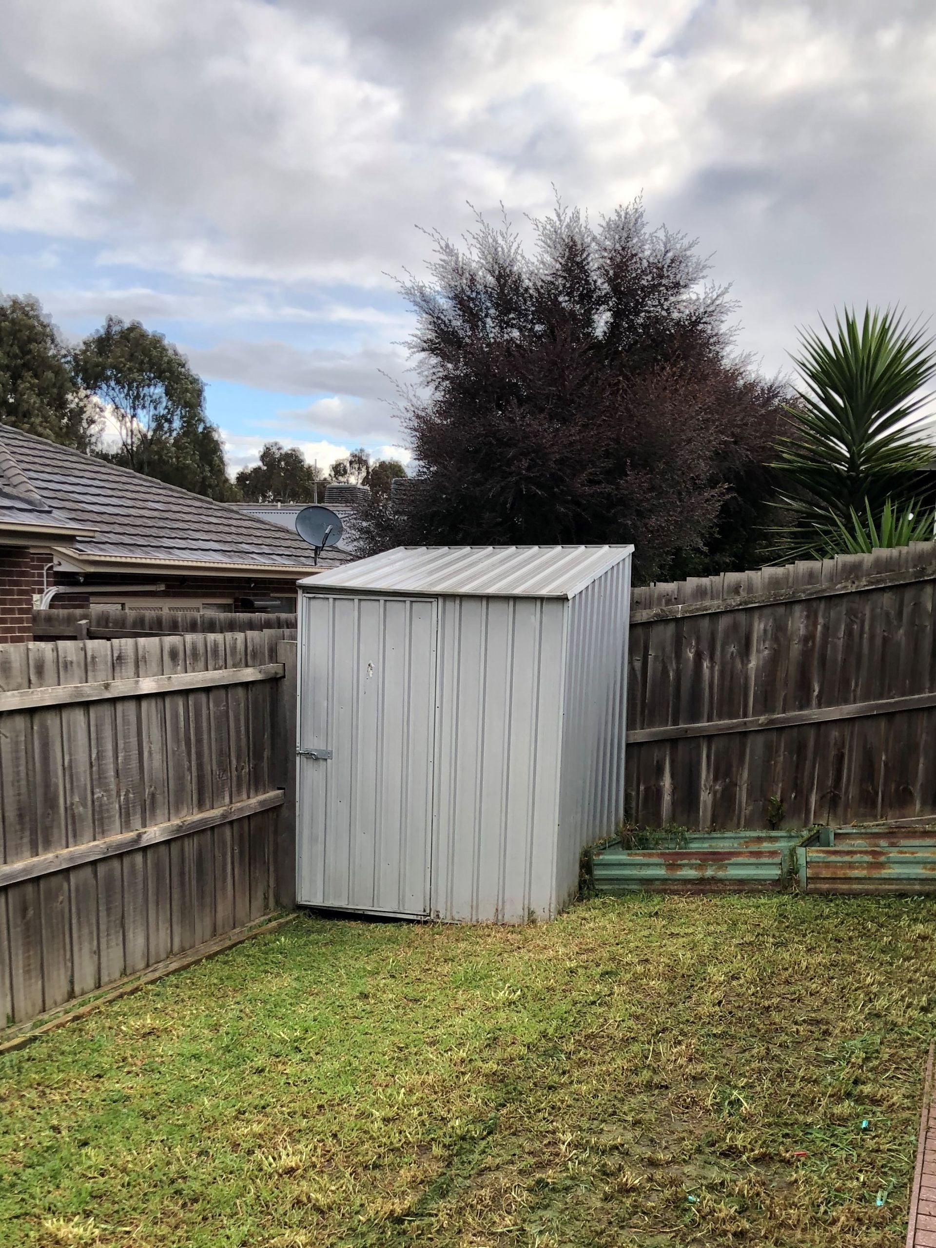 IDYLLIC FAMILY HOME WITH LOCATION TO MATCH   **UNDER APPLICATION**