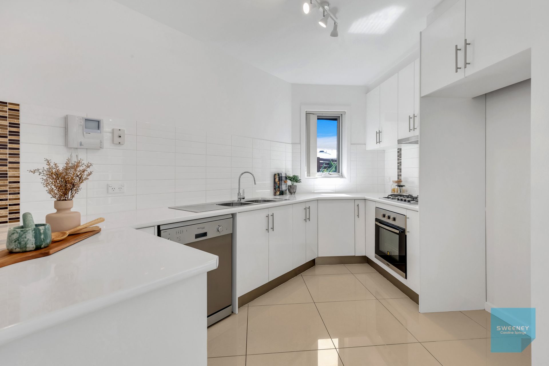 1/5 Strathvea Lane, Caroline Springs - Thumbnail 7