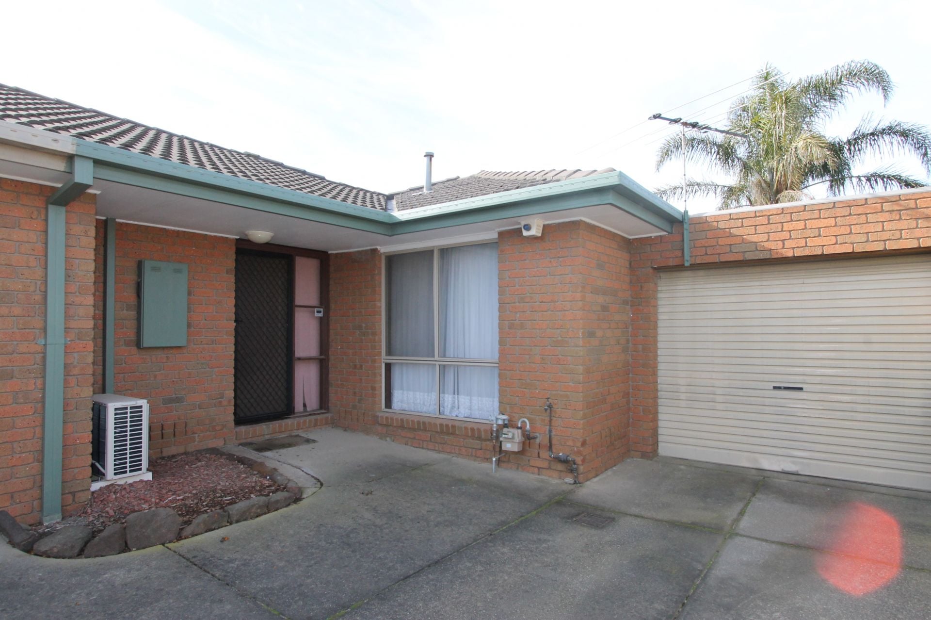 AFFORDABLE, FRESHLY PAINTED WELL KEPT UNIT & ONLY TWO ON THE BLOCK!!