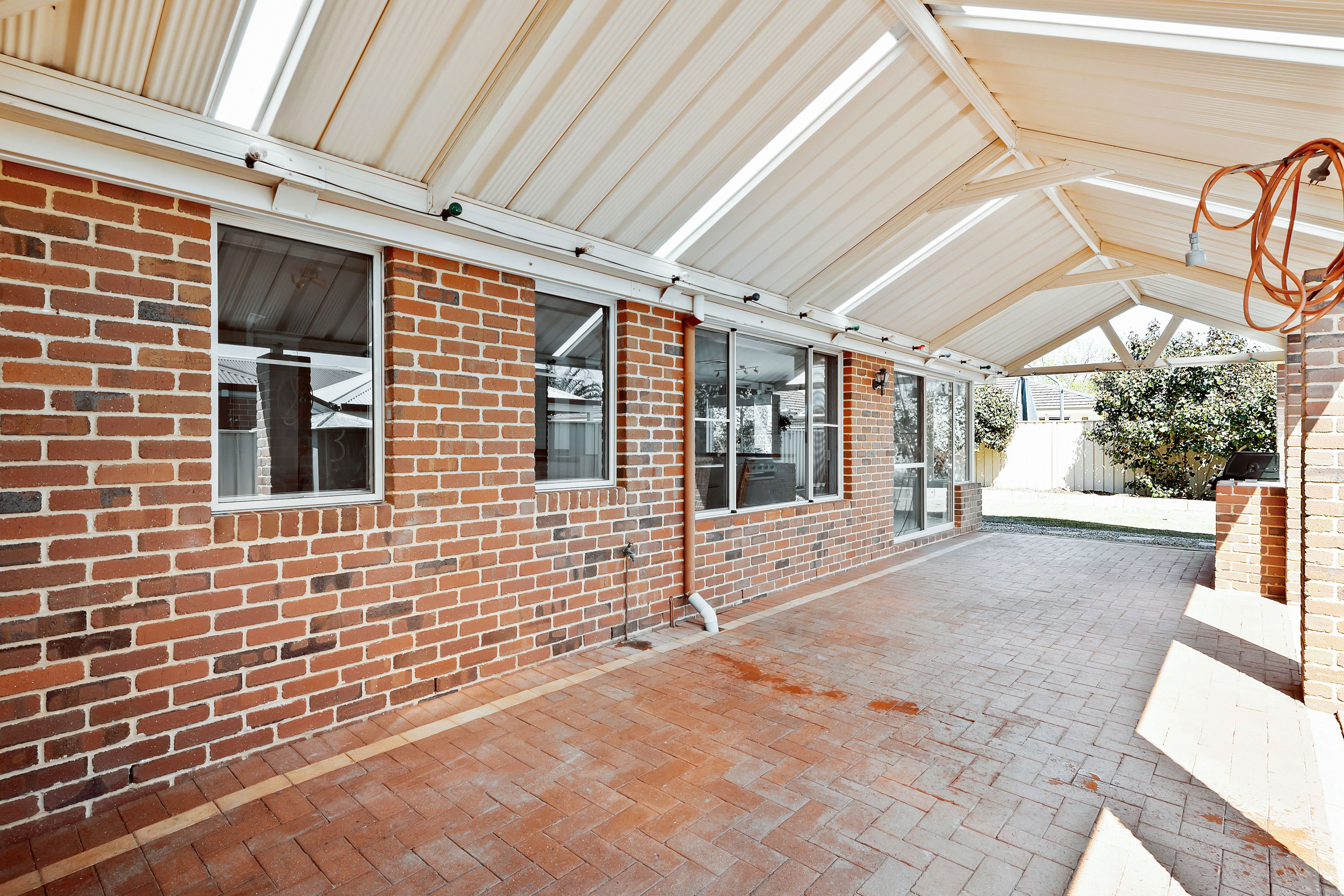 Real Estate For Sale 119 Dumbarton Road Canning Vale , WA