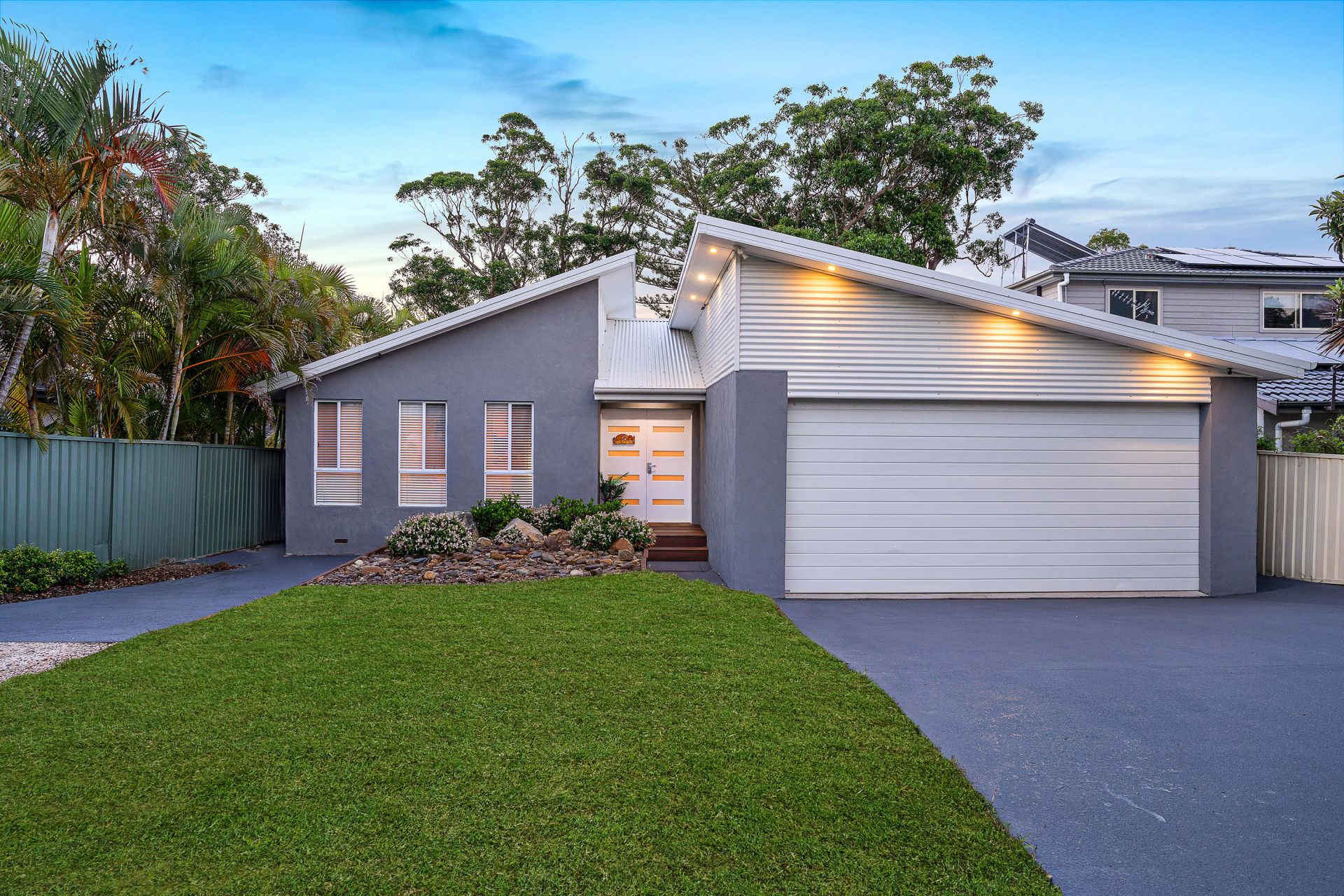 Real Estate For Sale 32 Poplars Avenue Bateau Bay , NSW