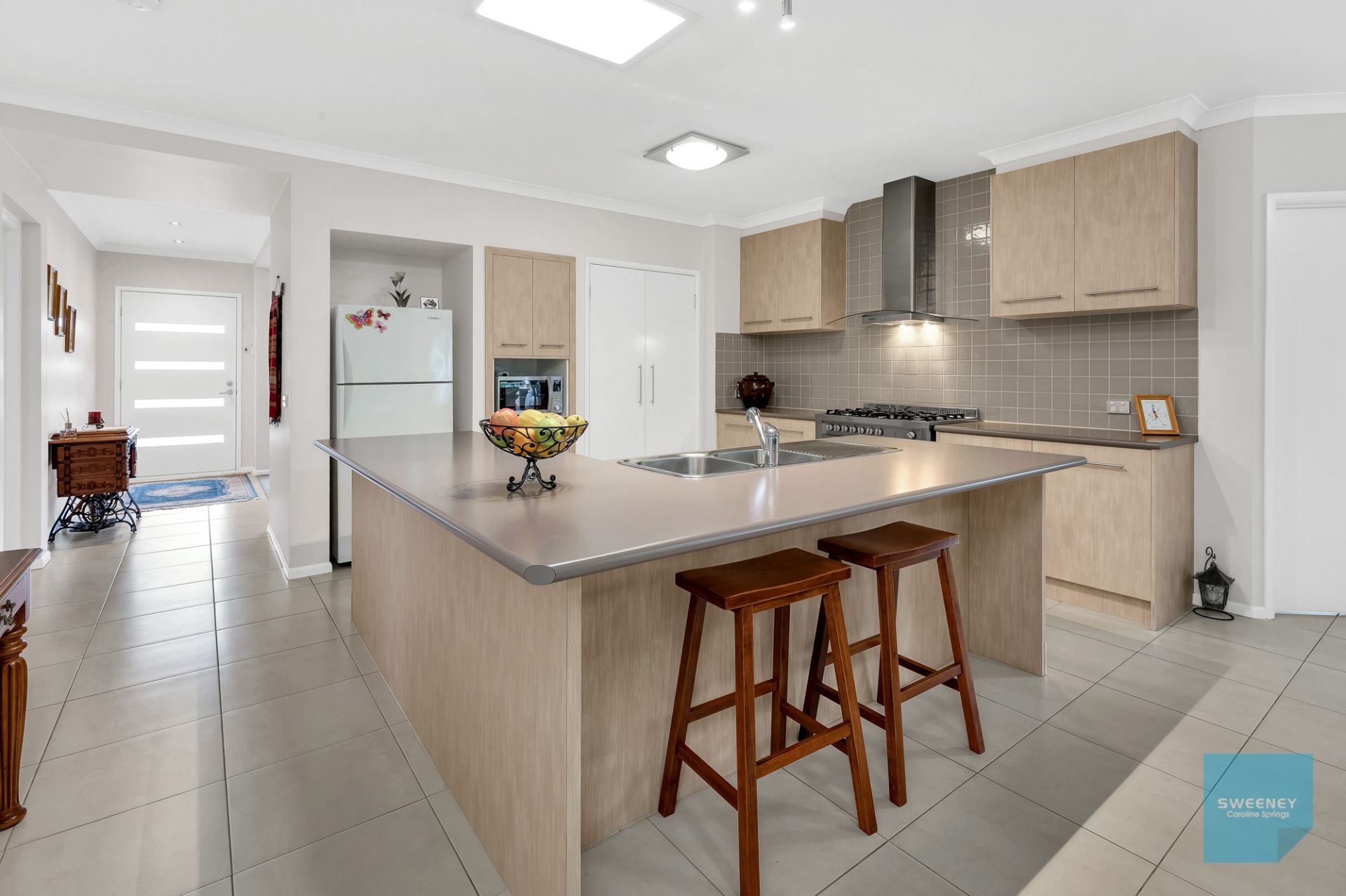 27 Oakview Parade, Caroline Springs - Thumbnail 5