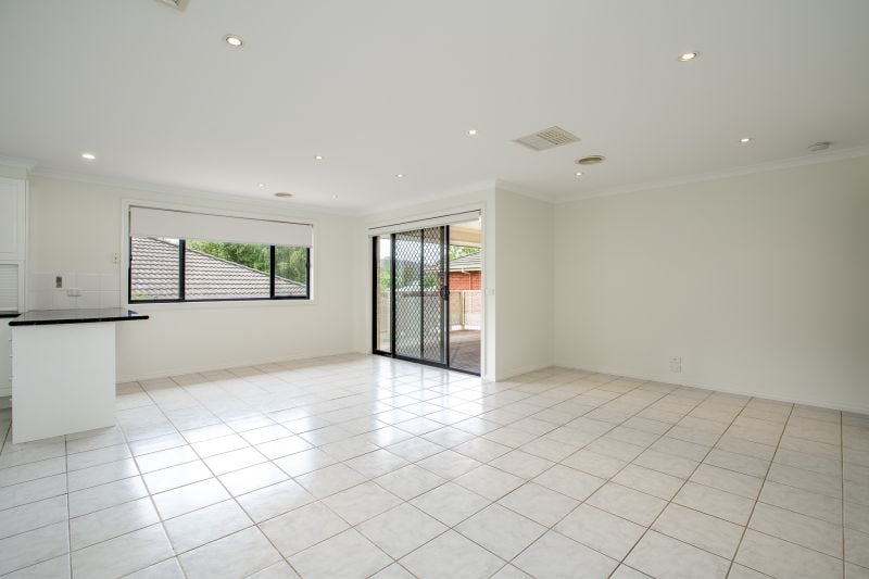 20 Orchard Way Lavington NSW, Lavington - Thumbnail 6