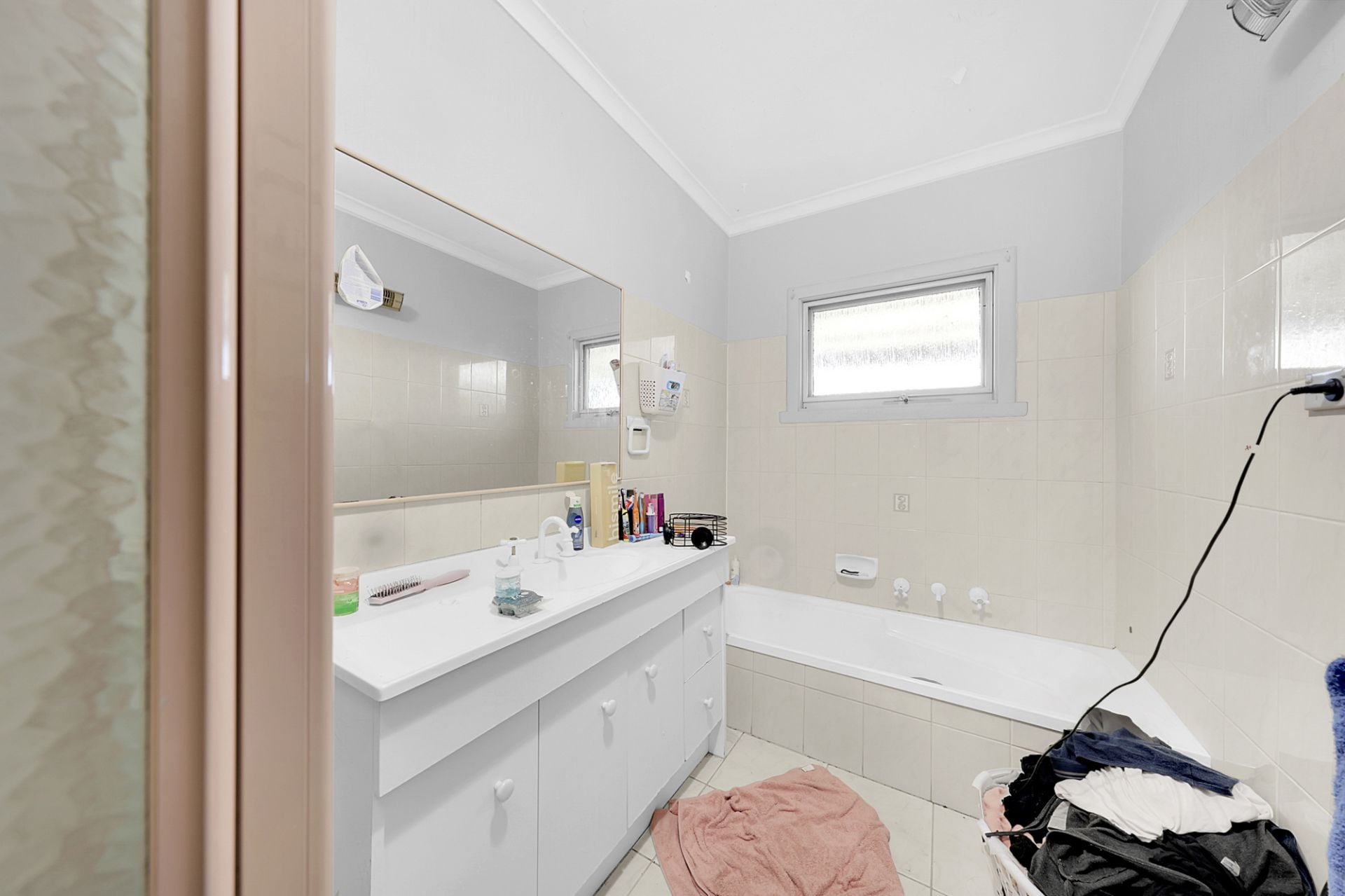 RENOVATE or DEVELOP (land 646m2)