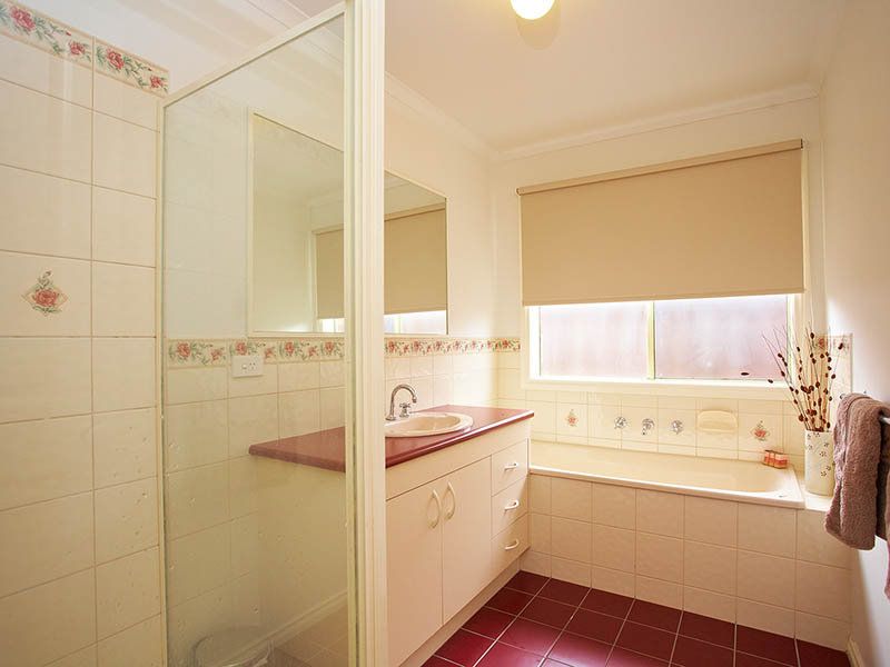 26 Andrew Chirnside, Seabrook - Thumbnail 6