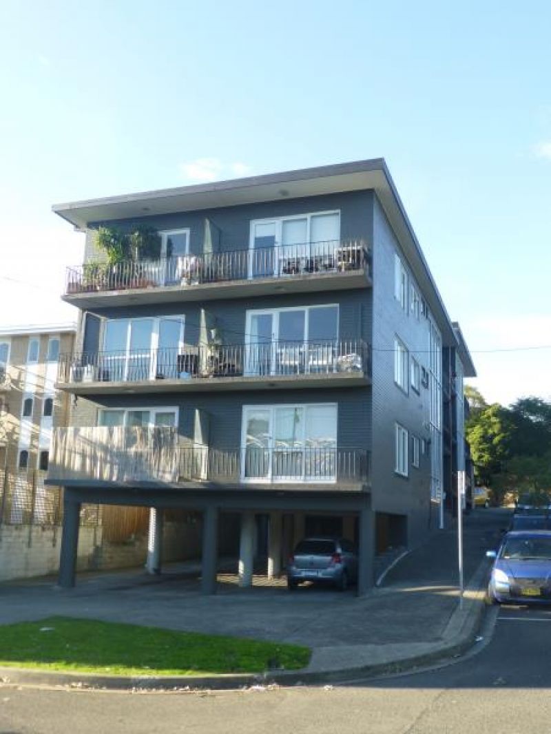 6/2 Lennon Street, Parkville