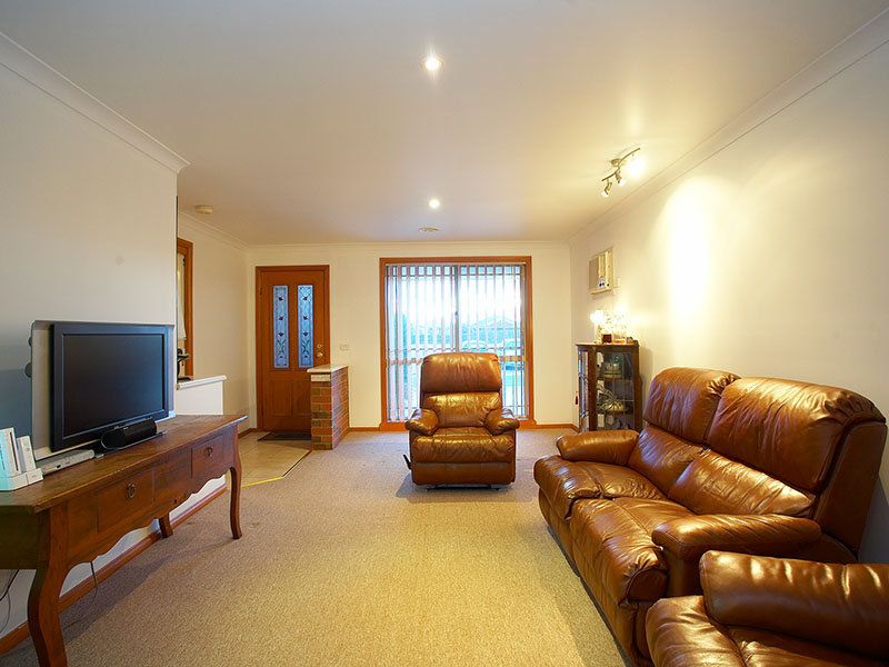 8 Davis Court, Altona Meadows - Thumbnail 8