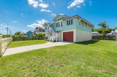 CHARMING 3 BEDROOM QUEENSLANDER IN HOSPITAL PRECINCT & CBD!