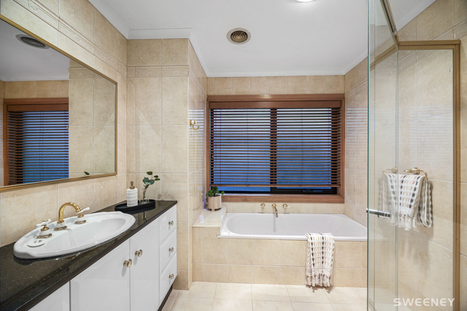 37 Markham Way, Altona Meadows - Thumbnail 7