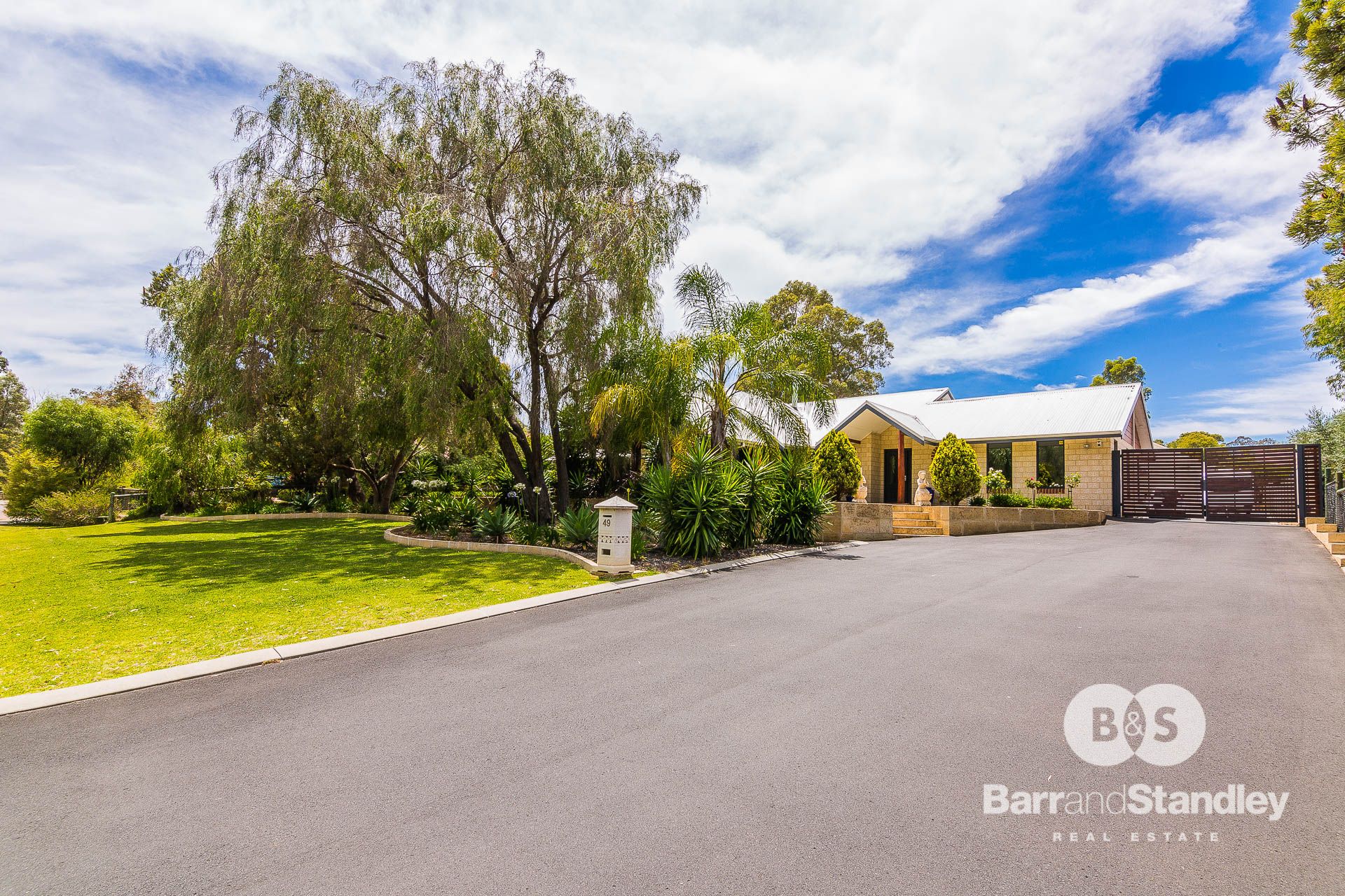 DALYELLUP Barr and Standley Real Estate