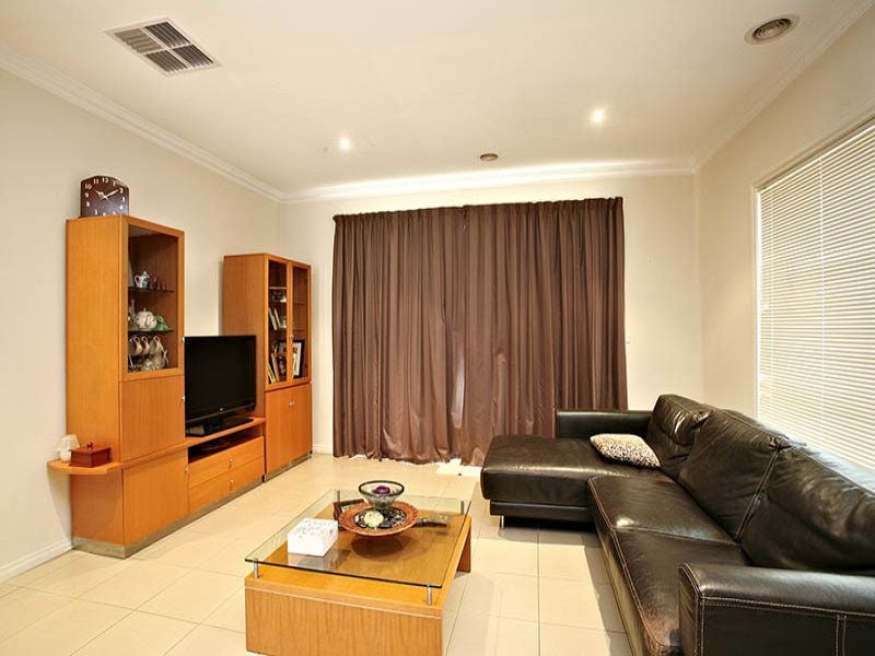 44 Riordan Crescent MERNDA, Mernda - Thumbnail 5