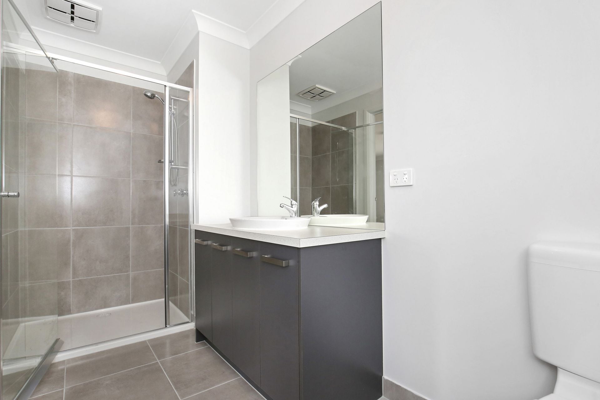 MODERN & STYLISH LIVING