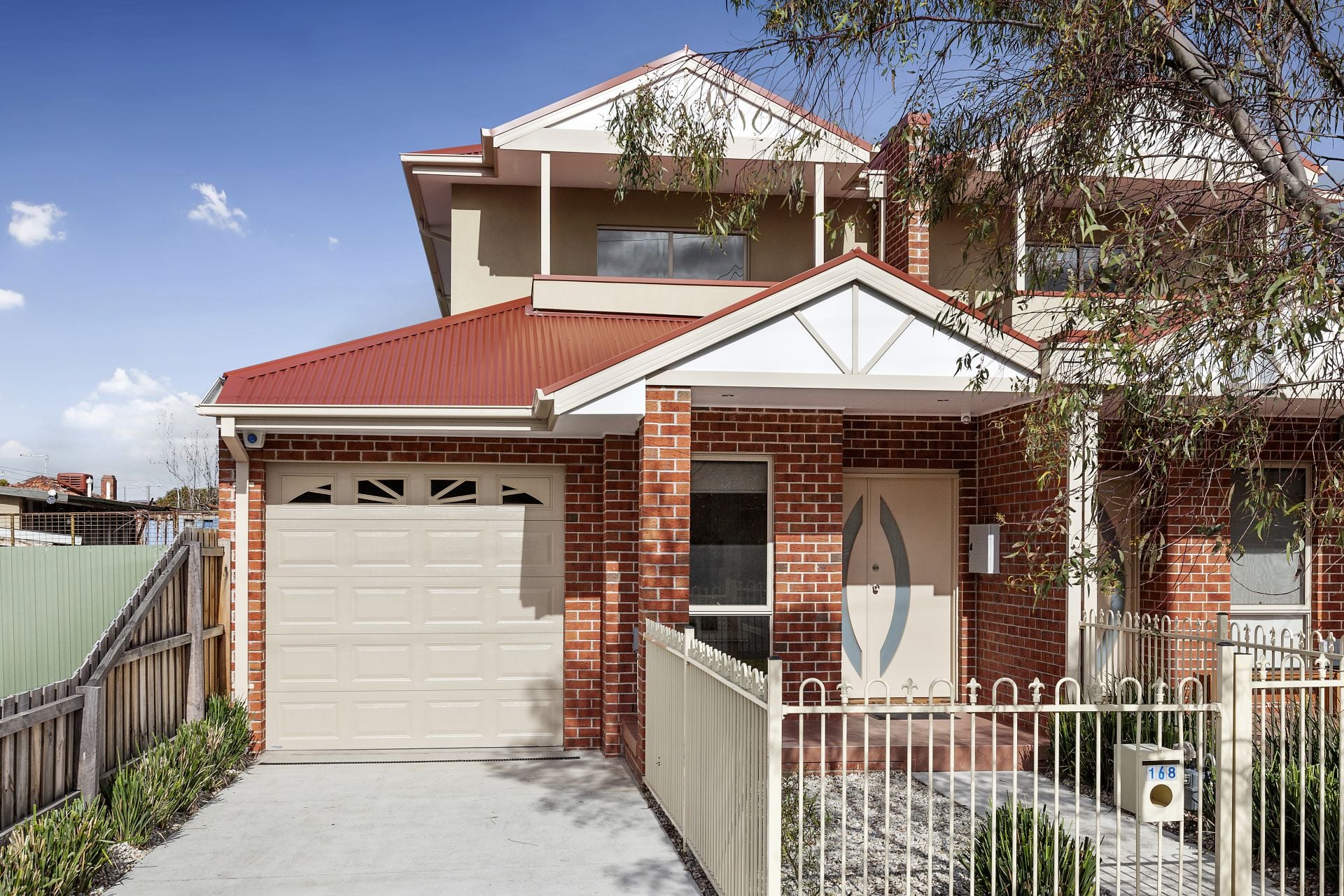 Sophisticated.Stylish.Thornbury.