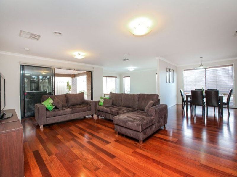 43 Barringo Way, Caroline Springs - Thumbnail 4