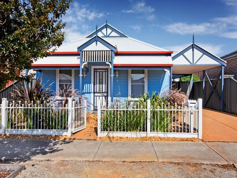 9 Dickerson Way, Caroline Springs - Thumbnail 2