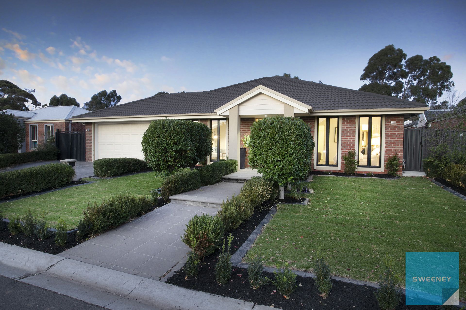 6 Dickerson Way, Caroline Springs - Thumbnail 2