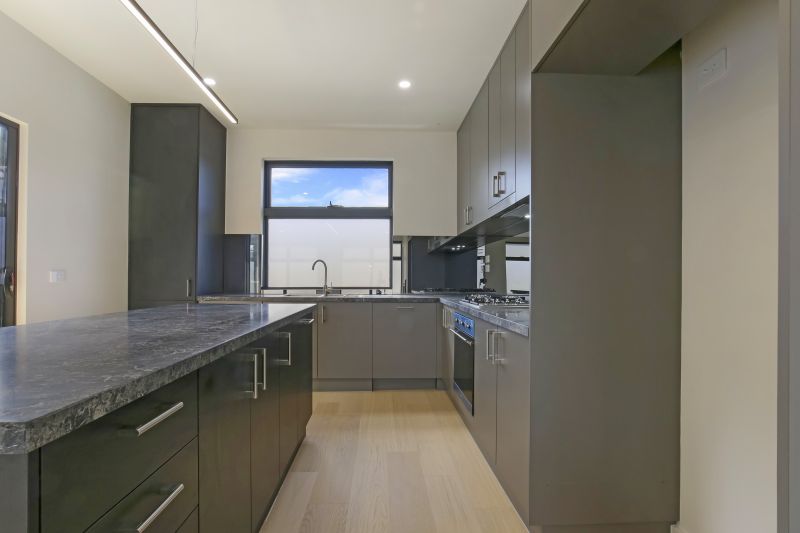 3/215 Separation Street, Northcote
