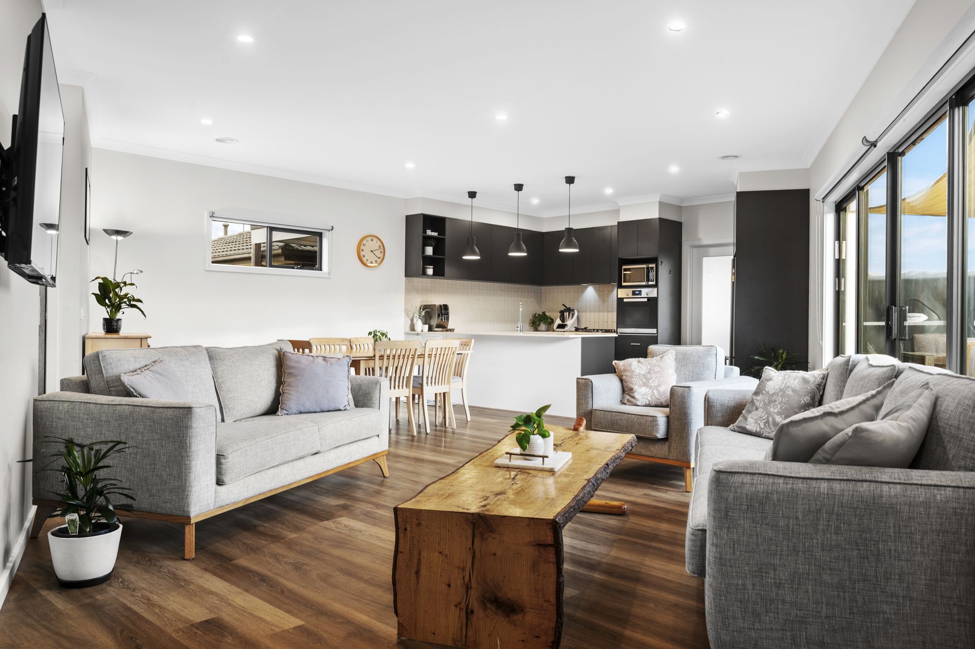 Architecturally Designed Townhouse: Modern and Elegant