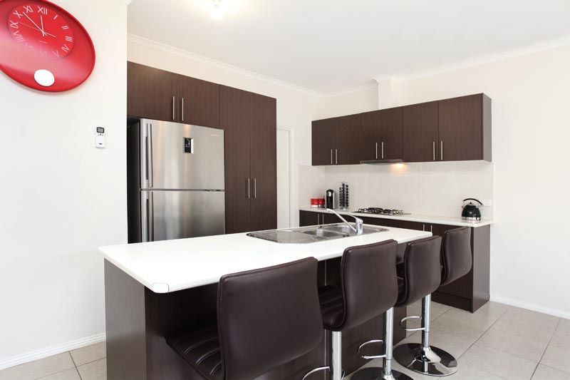 21 The Entrance, Caroline Springs - Thumbnail 4
