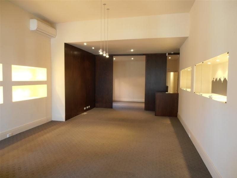 REBURBISHED SHOPFRONT WITH SHOWROOM & OFFICE