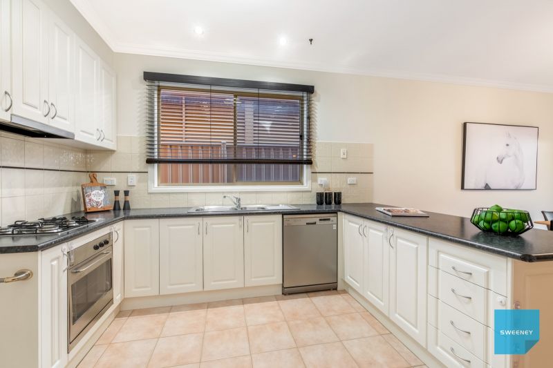 75 Springlake Avenue, Caroline Springs - Thumbnail 7