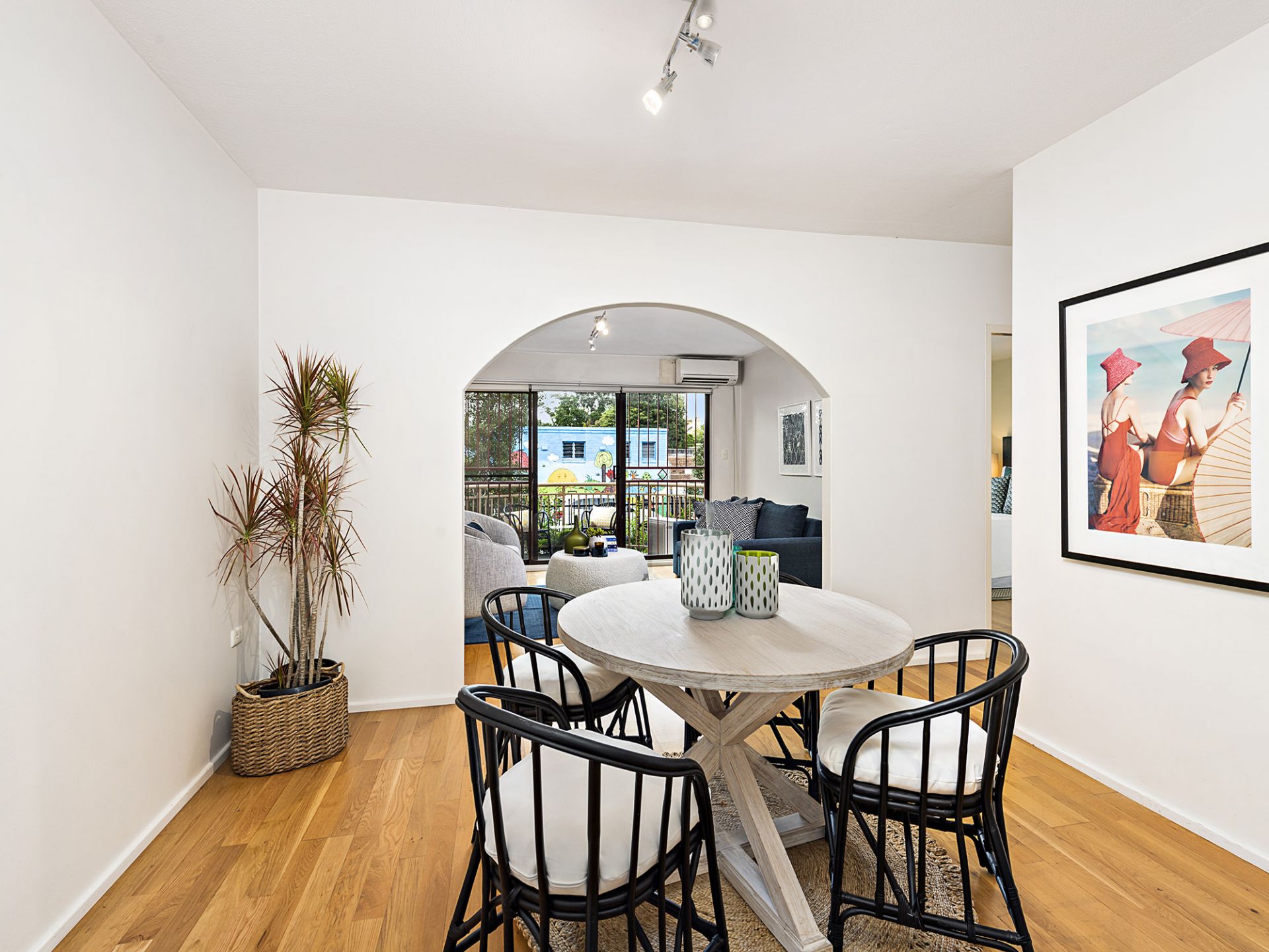 A Fresh and Peaceful Retreat in a Boutique Complex