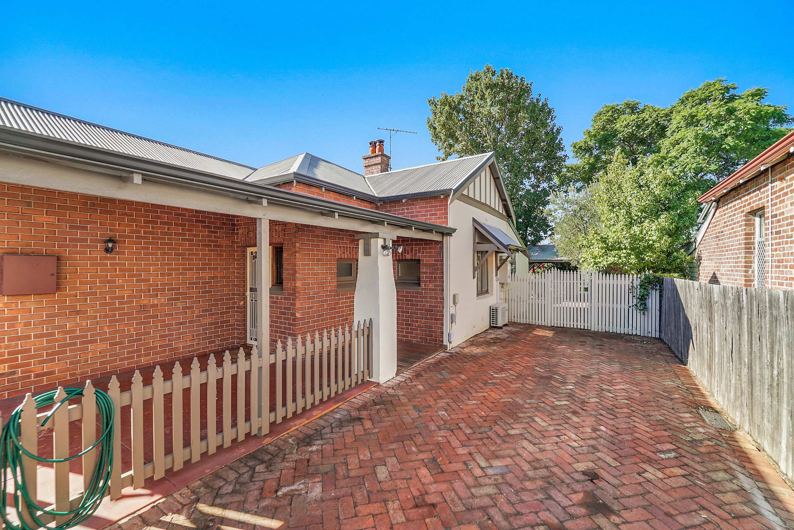 Real Estate For Lease 90 Douglas Avenue South Perth , WA