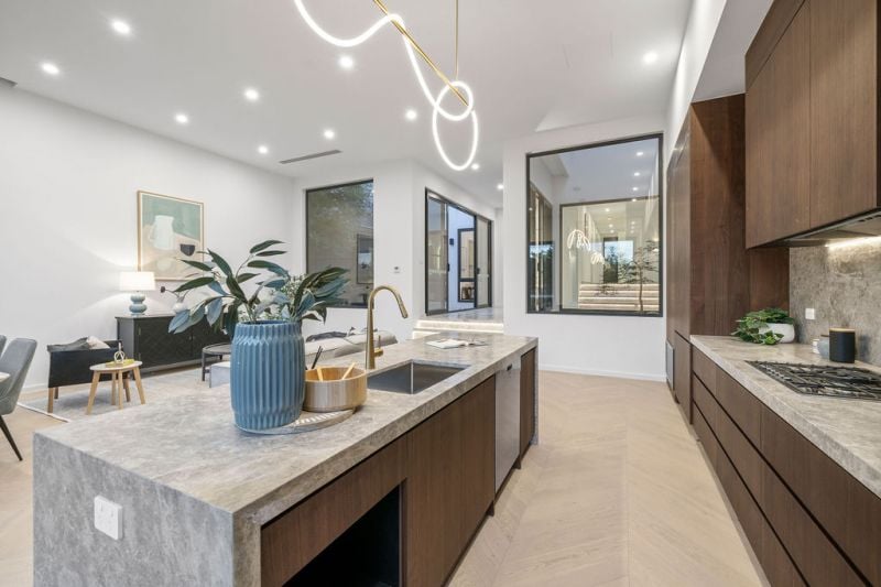 34A Roger Street Doncaster East VIC, Doncaster East - Thumbnail 4