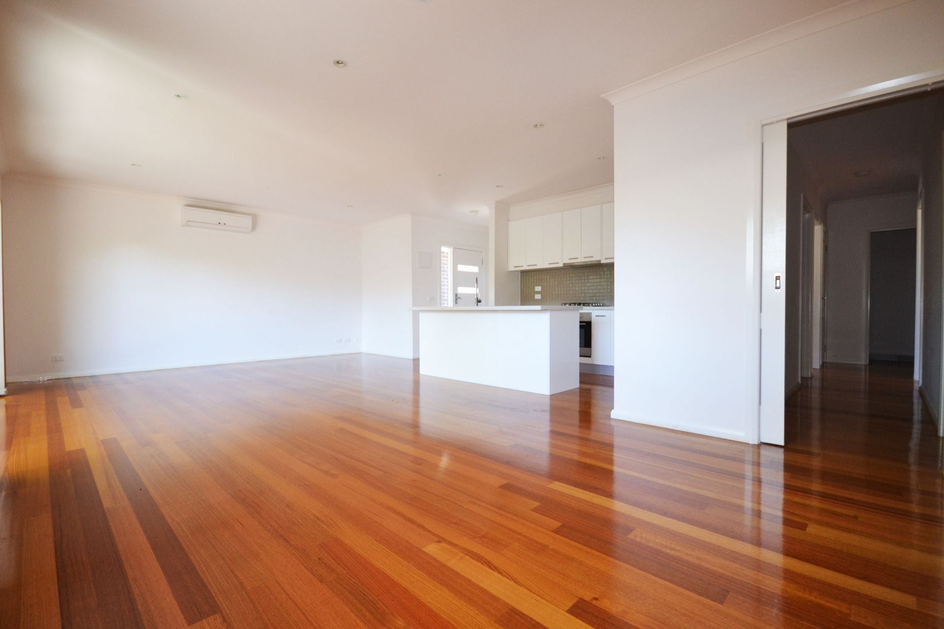PERFECTLY PROPORTIONED & IMPRESSIVE THROUGHOUT