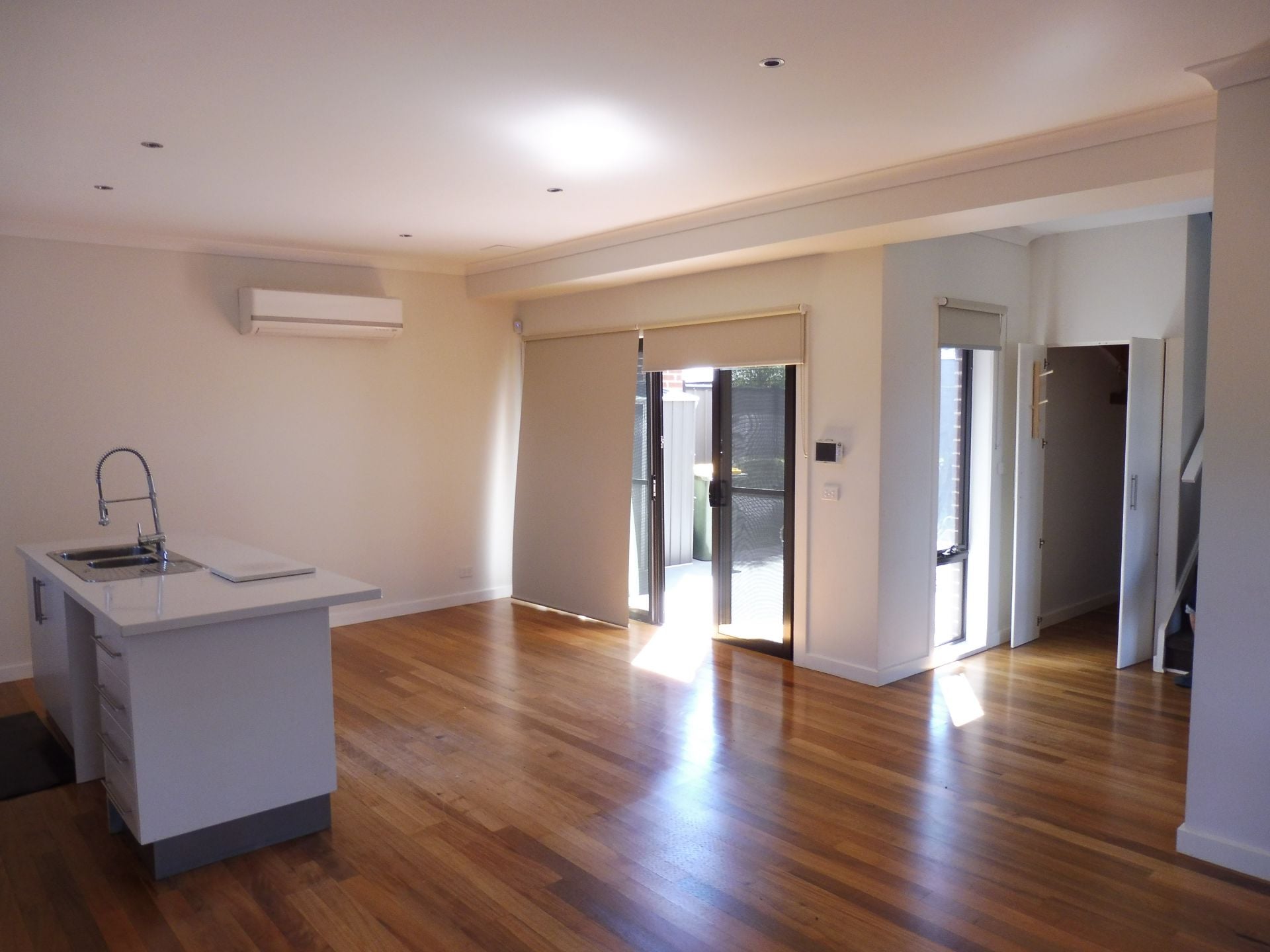 PRIME LOCATION & CLOSE TO ALL AMENITIES