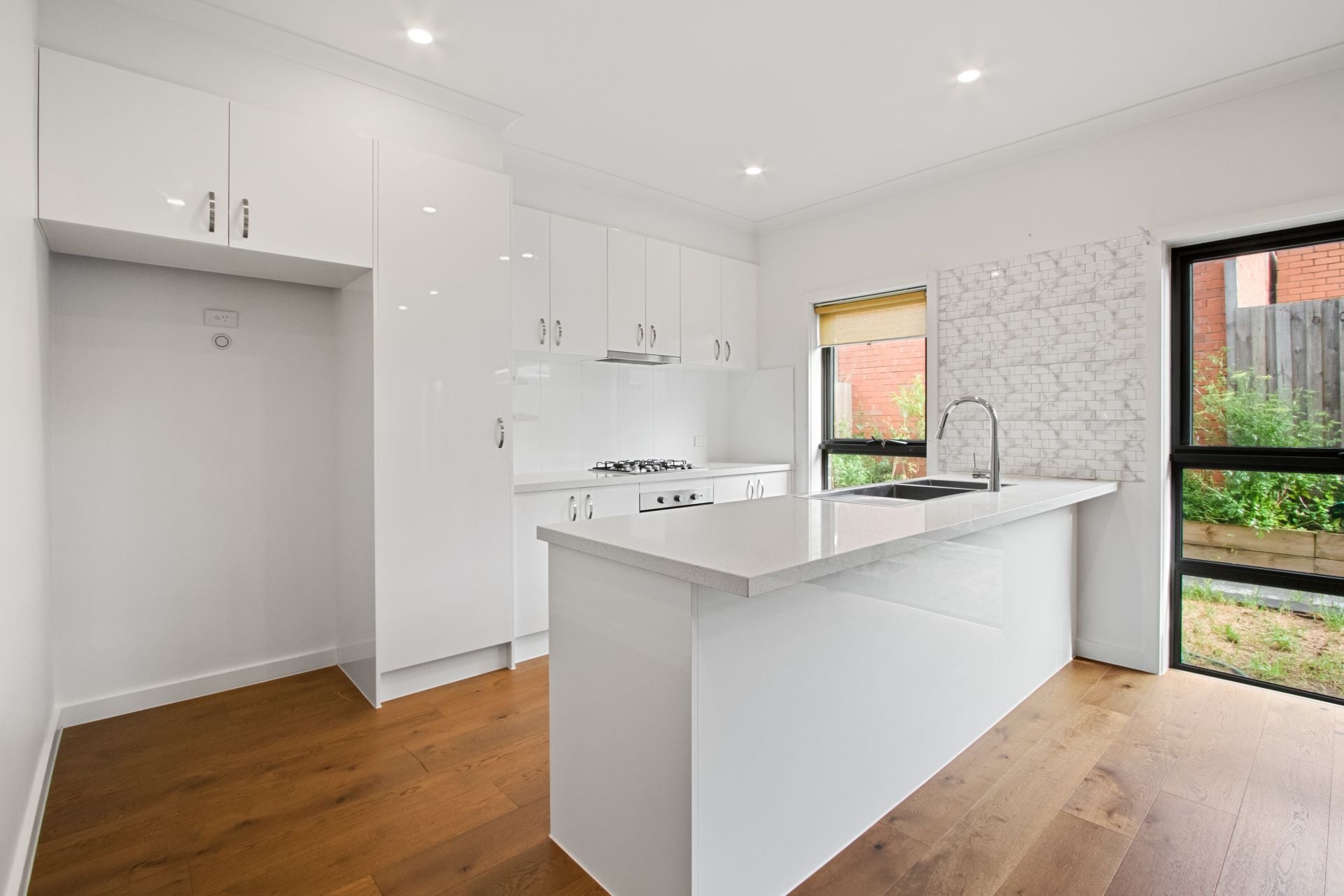 STYLISH DESIGN AND CONVENIENT LIFESTYLE